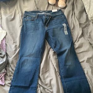 never worn old navy pants, just did not like how they looked on me.